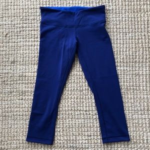 Lululemon reversible wonder crop pants in Purple